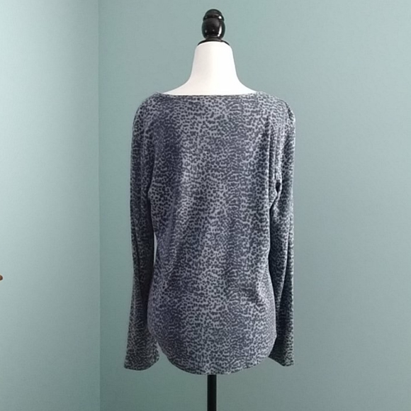 🛍️3/$25 Liz Claiborne Casual Top - Picture 2 of 4